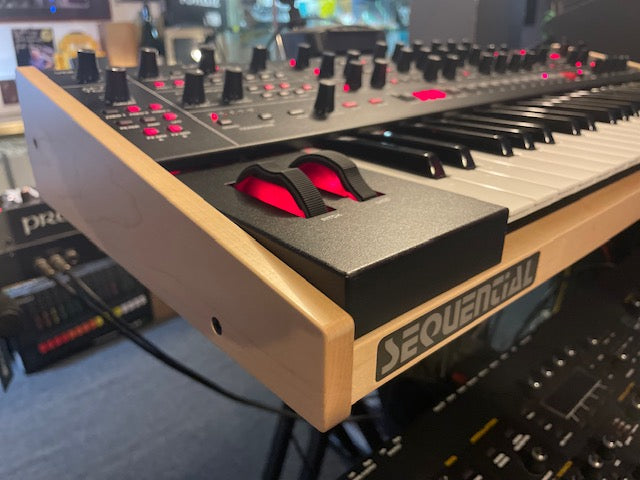 3-VCO Enhanced Ladder Filter Analog Poly Synth