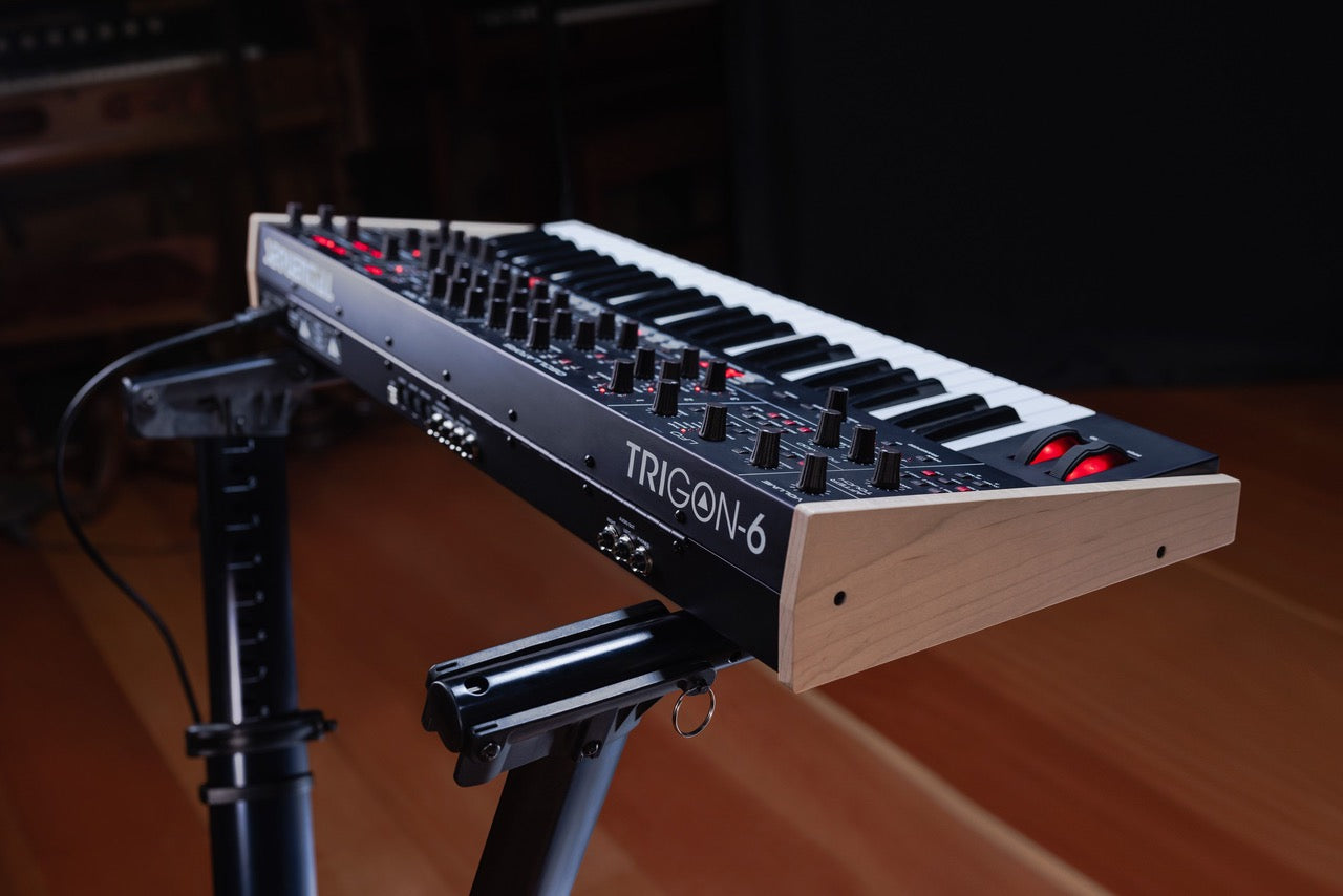 3-VCO Enhanced Ladder Filter Analog Poly Synth