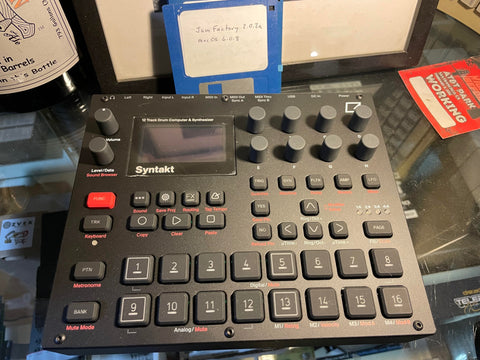 Used SYNTAKT