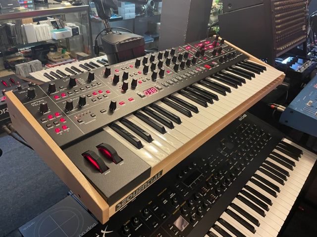 3-VCO Enhanced Ladder Filter Analog Poly Synth