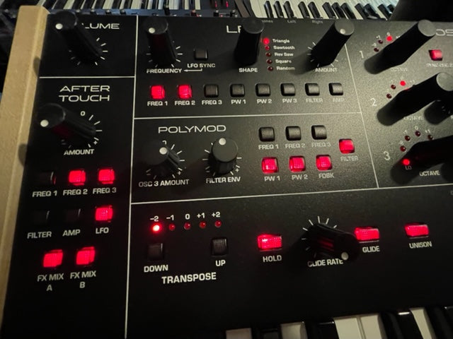 3-VCO Enhanced Ladder Filter Analog Poly Synth