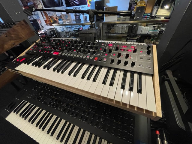 3-VCO Enhanced Ladder Filter Analog Poly Synth